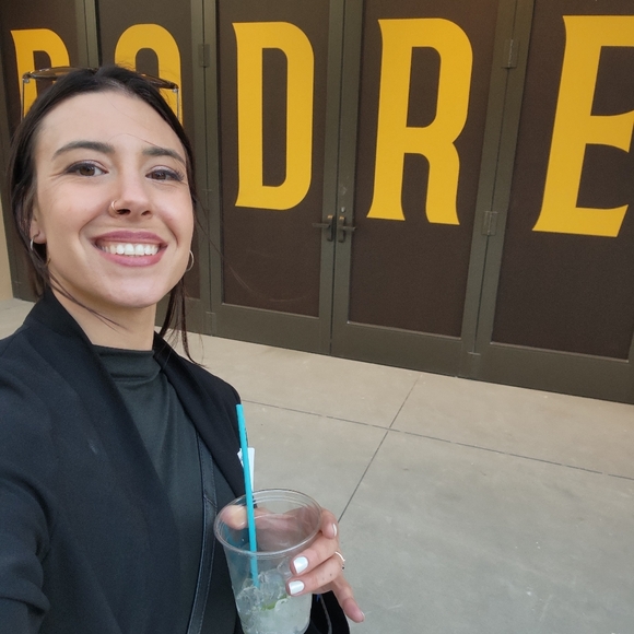 Meet your Posher, Ashley - Picture 1 of 1